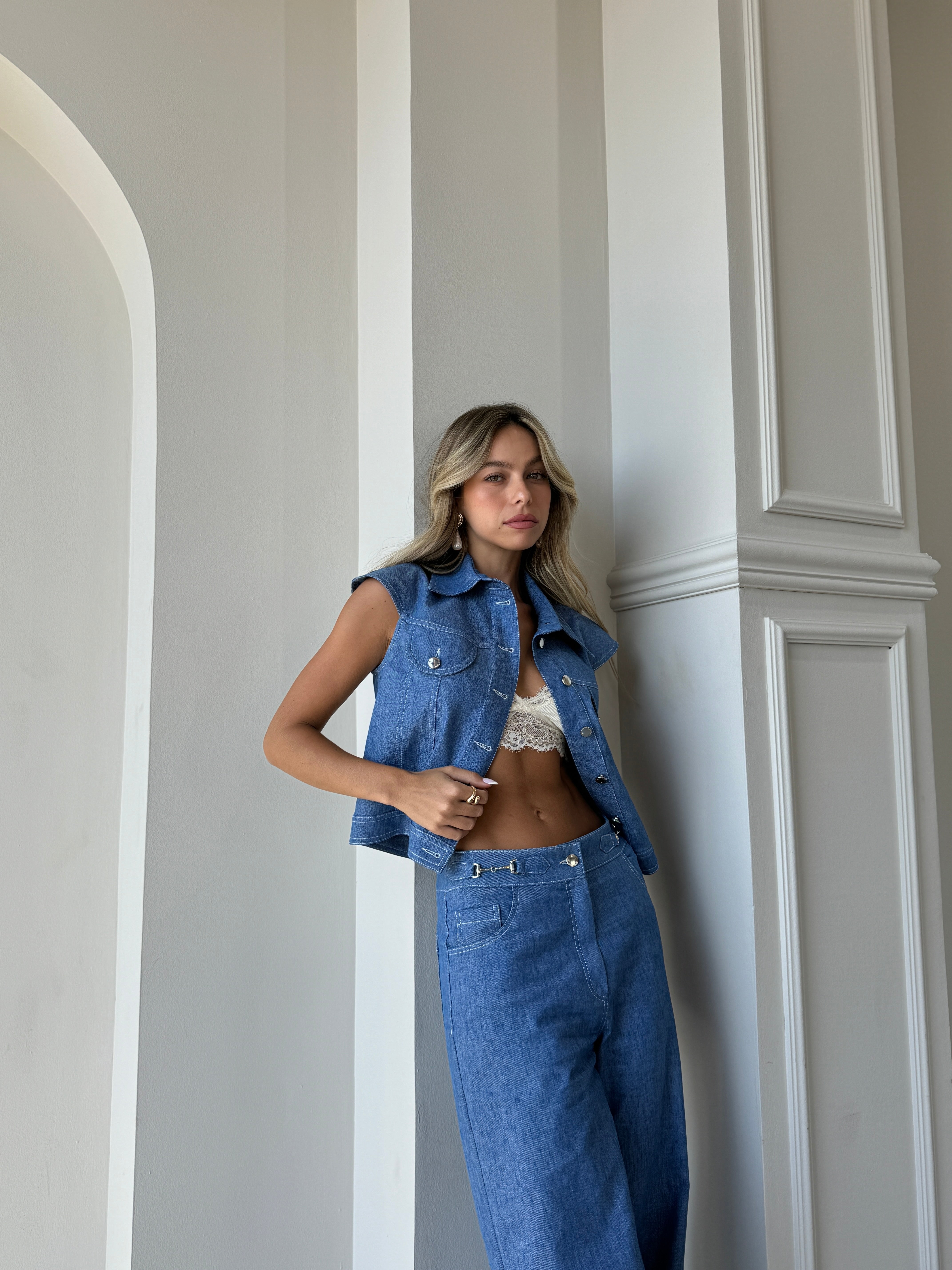 חליפת ג׳ינס כחול דיטיילז