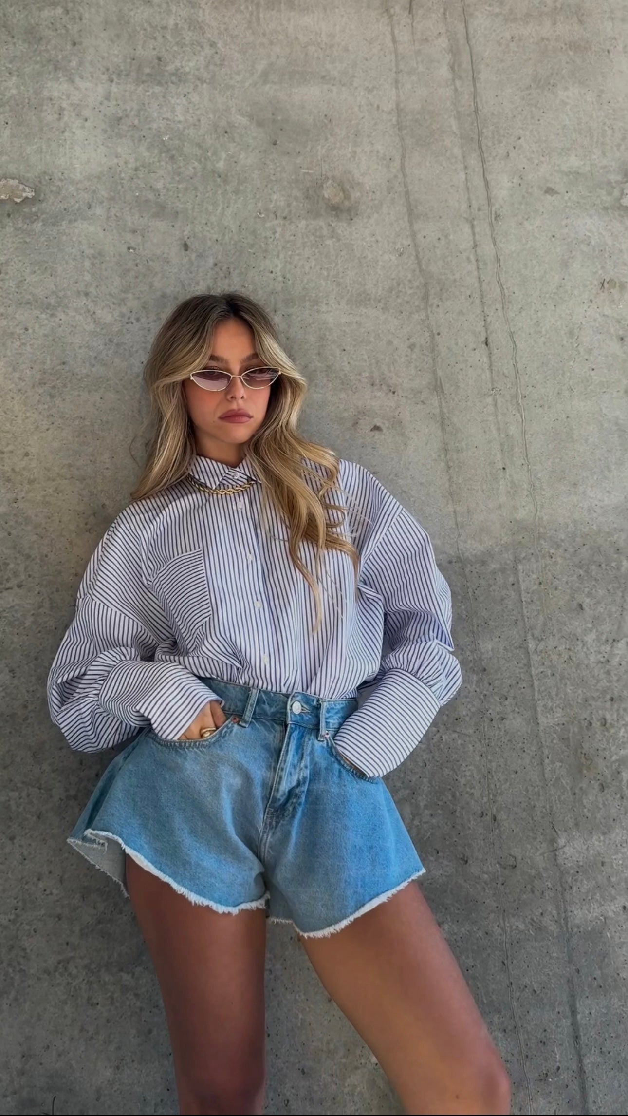 מכופתרת מילוס פסים